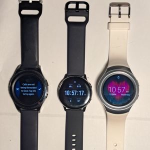 3 Samsung Smartwatches